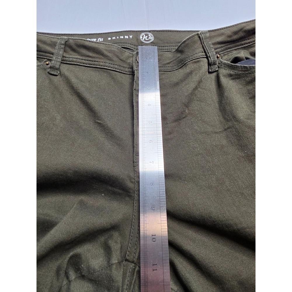W62 Signature Fit Skinny Jeans Women's 16 Olive Green Denim 5-Pocket Streetwear - Picture 8 of 9